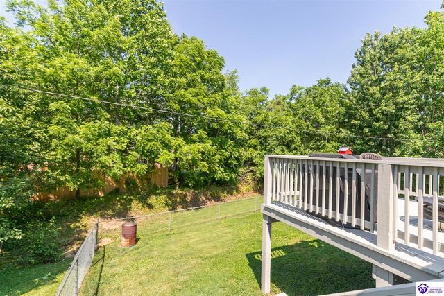 110 W Tuscany Court, Radcliff, KY 40160