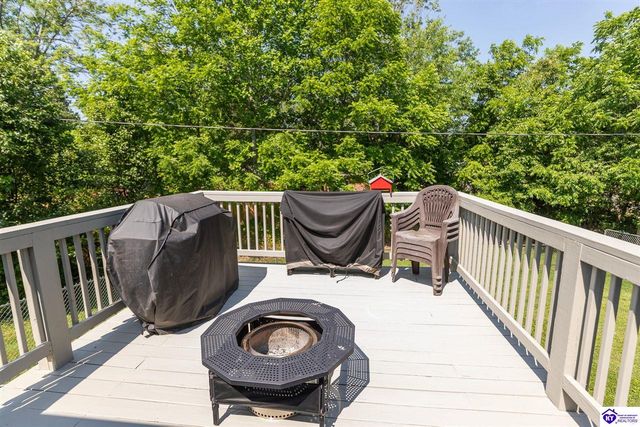 110 W Tuscany Court, Radcliff, KY 40160