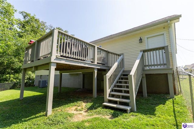 110 W Tuscany Court, Radcliff, KY 40160
