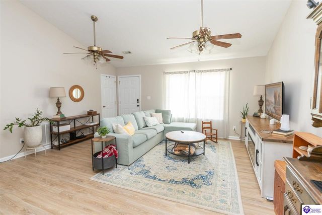 110 W Tuscany Court, Radcliff, KY 40160
