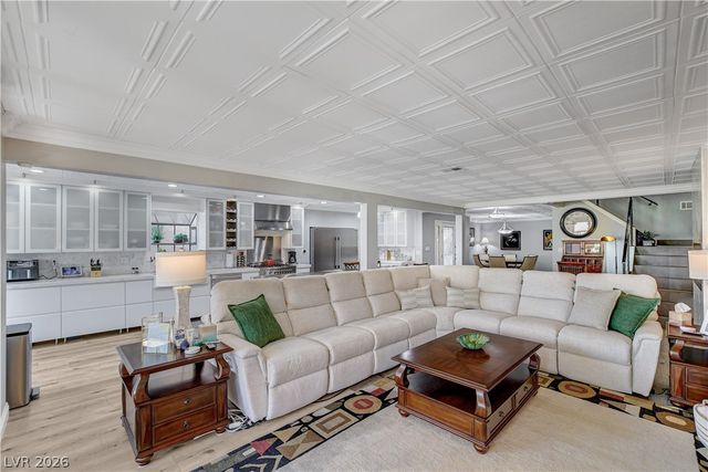 3200 Bel Air Drive, Las Vegas, NV 89109