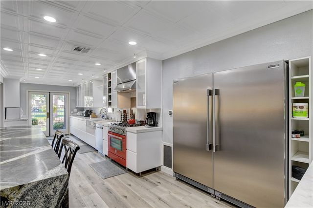 3200 Bel Air Drive, Las Vegas, NV 89109