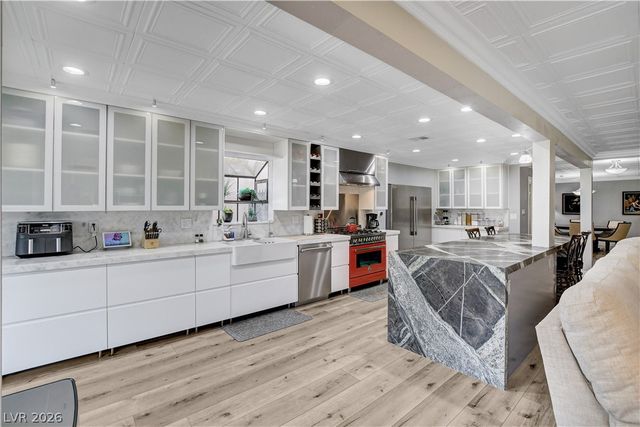 3200 Bel Air Drive, Las Vegas, NV 89109