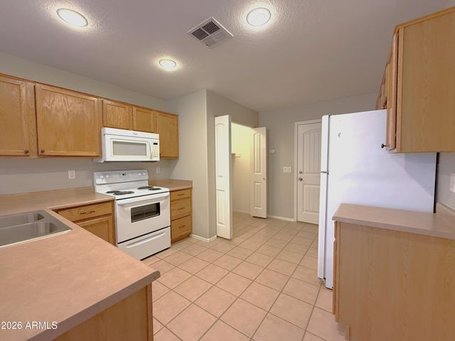 4028 W LONE CACTUS Drive, Glendale, AZ 85308