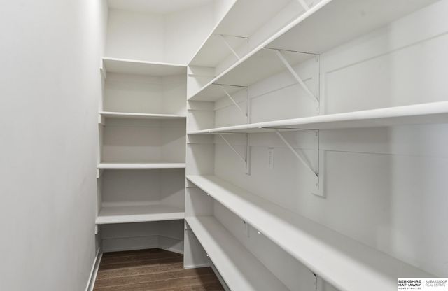 7810 N 167 Street, Bennington, NE 68007