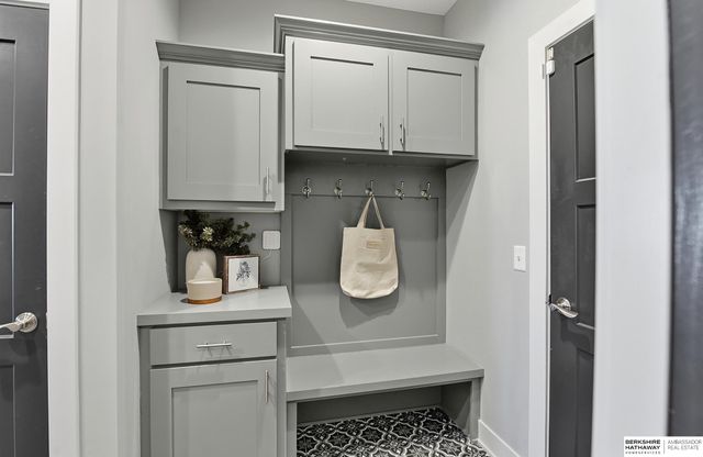 7810 N 167 Street, Bennington, NE 68007