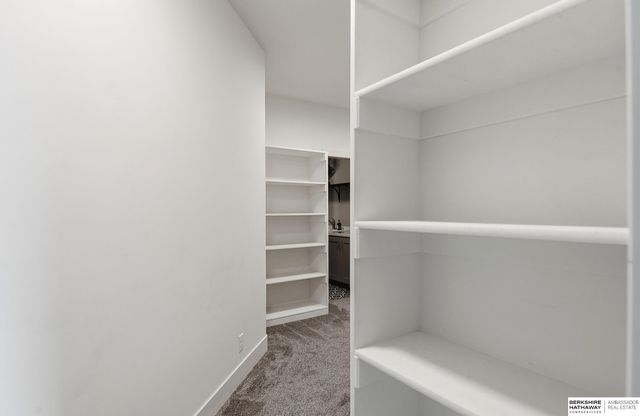 7810 N 167 Street, Bennington, NE 68007