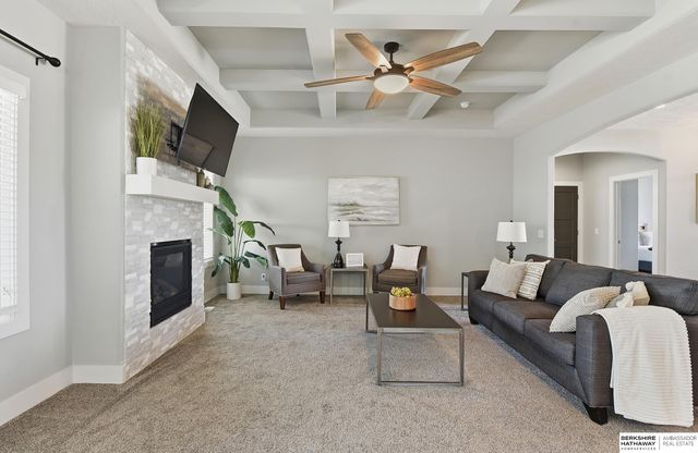 7810 N 167 Street, Bennington, NE 68007