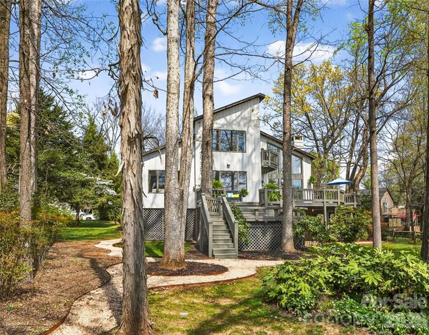 8001 Serendipity Lane, Charlotte, NC 28277