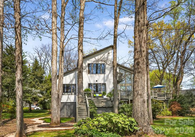 8001 Serendipity Lane, Charlotte, NC 28277