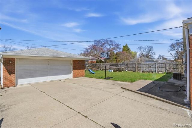 4759 Bernice Avenue, Warren, MI 48091