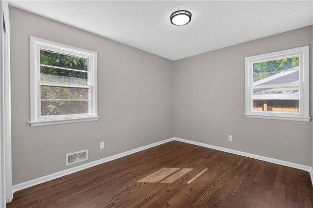 1233 Old Manor Road, Liberty, MO 64068