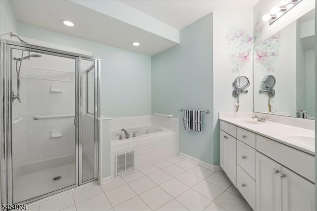 2101 Neville Ct, Franklin Twp., NJ 08873