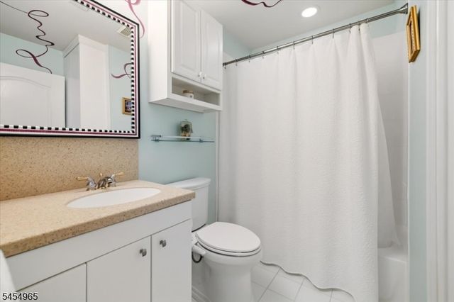 2101 Neville Ct, Franklin Twp., NJ 08873
