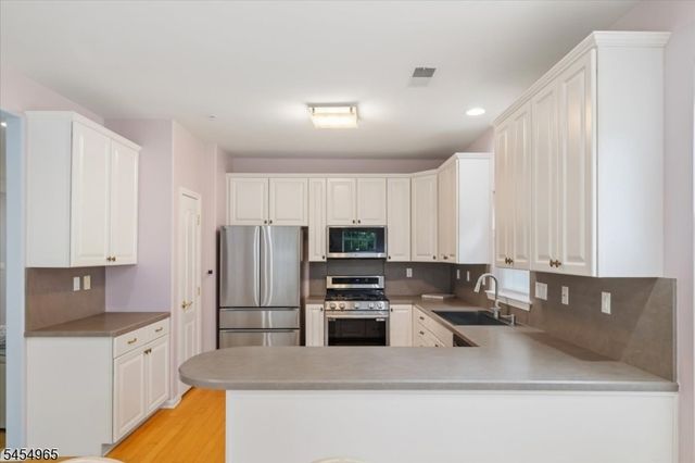 2101 Neville Ct, Franklin Twp., NJ 08873