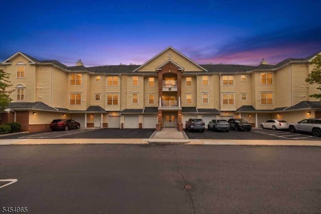 2101 Neville Ct, Franklin Twp., NJ 08873 — exterior