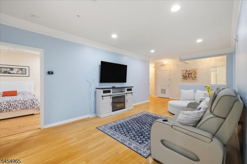 2101 Neville Ct, Franklin Twp., NJ 08873 — photo 4