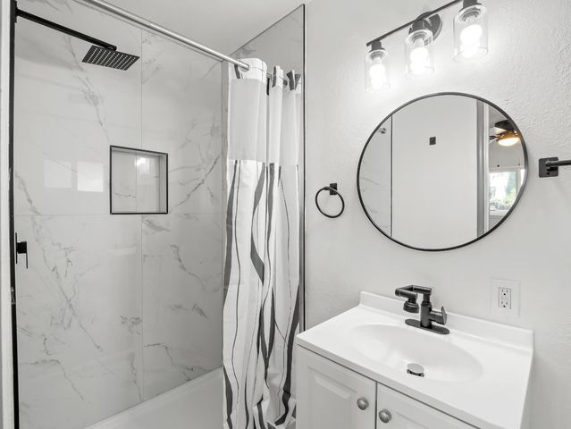 2855 Adler Avenue, Clovis, CA 93612