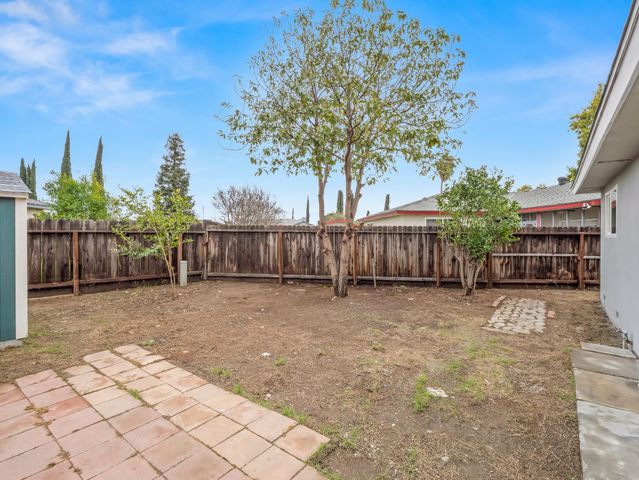 2855 Adler Avenue, Clovis, CA 93612