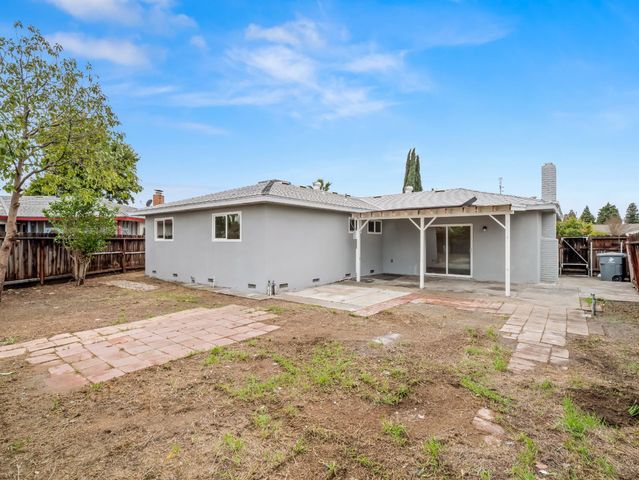 2855 Adler Avenue, Clovis, CA 93612