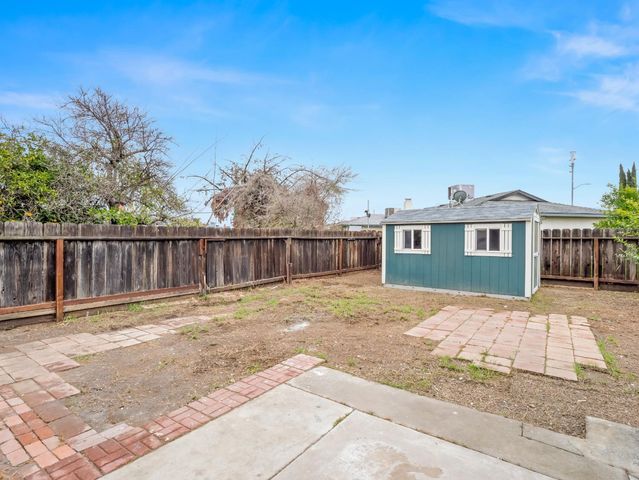 2855 Adler Avenue, Clovis, CA 93612