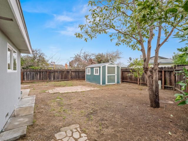 2855 Adler Avenue, Clovis, CA 93612