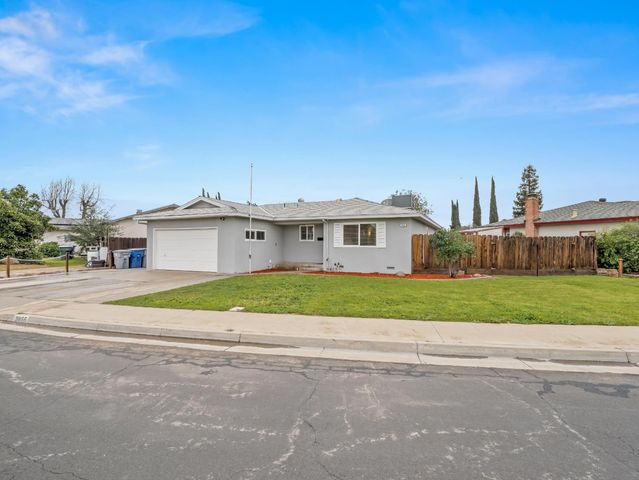 2855 Adler Avenue, Clovis, CA 93612