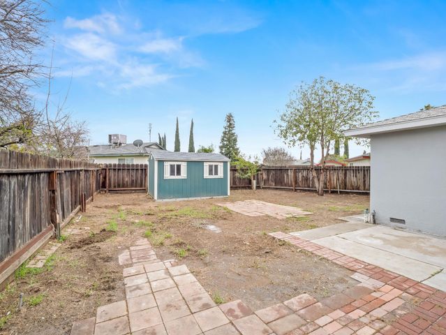 2855 Adler Avenue, Clovis, CA 93612