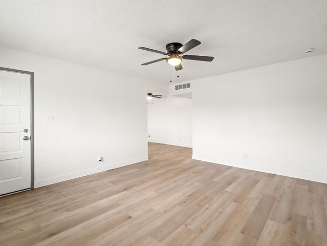 2855 Adler Avenue, Clovis, CA 93612