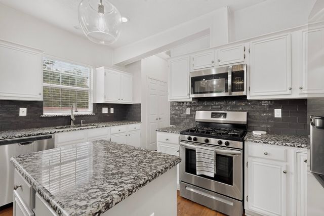 3484 Braes Meadow Drive, Grand Prairie, TX 75052