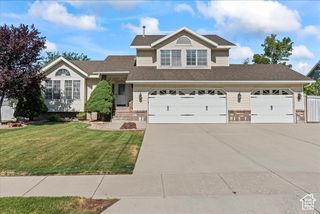 12018 S BLUFF VIEW DR, Sandy, UT 84092