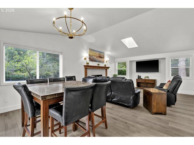 4847 Darlings Loop, Florence, OR 97439