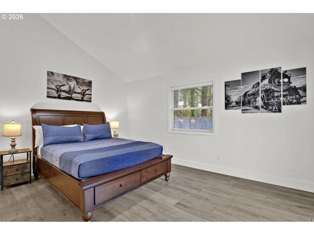 4847 Darlings Loop, Florence, OR 97439