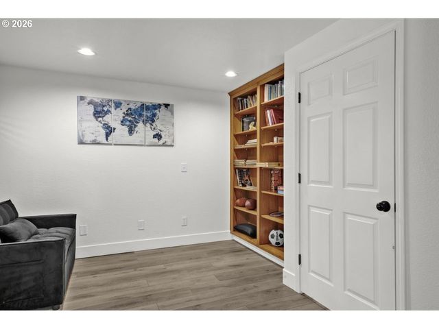 4847 Darlings Loop, Florence, OR 97439