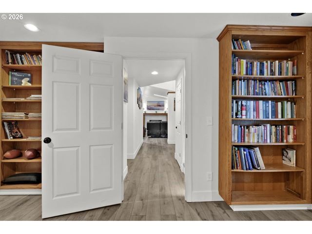 4847 Darlings Loop, Florence, OR 97439