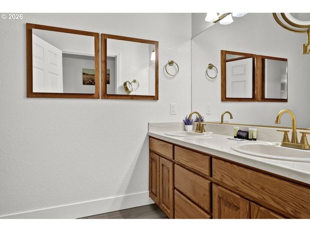 4847 Darlings Loop, Florence, OR 97439