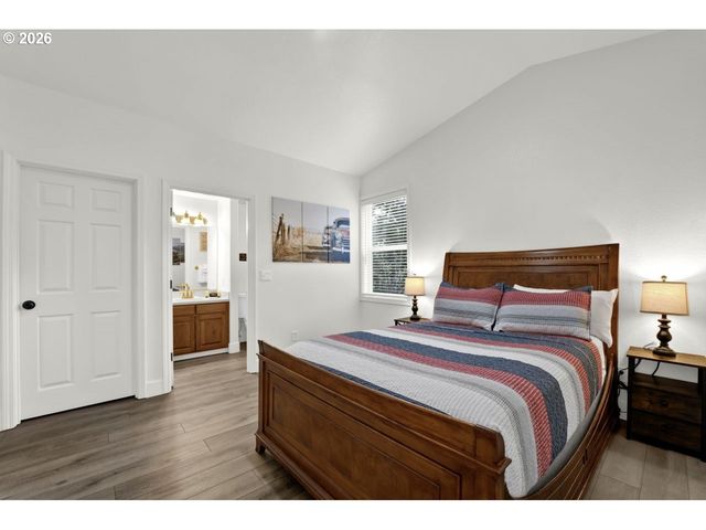 4847 Darlings Loop, Florence, OR 97439