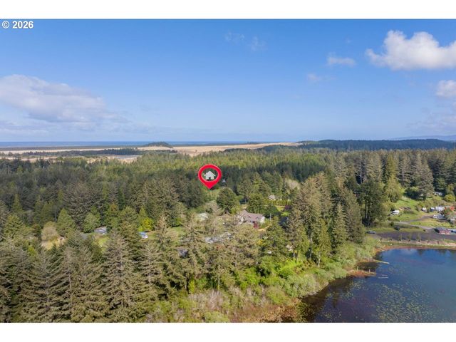 4847 Darlings Loop, Florence, OR 97439