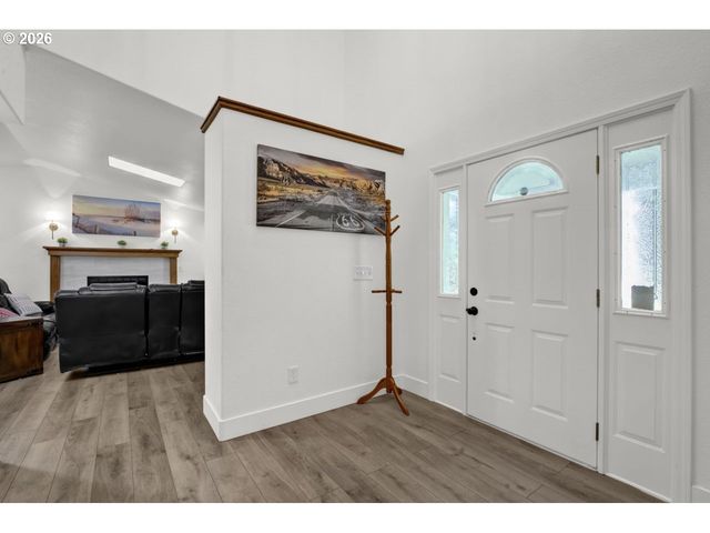 4847 Darlings Loop, Florence, OR 97439