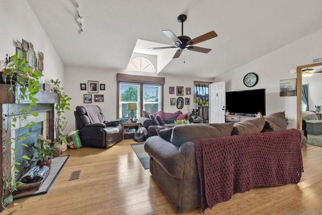 260 E Bradley Ave, El Cajon, CA 92021