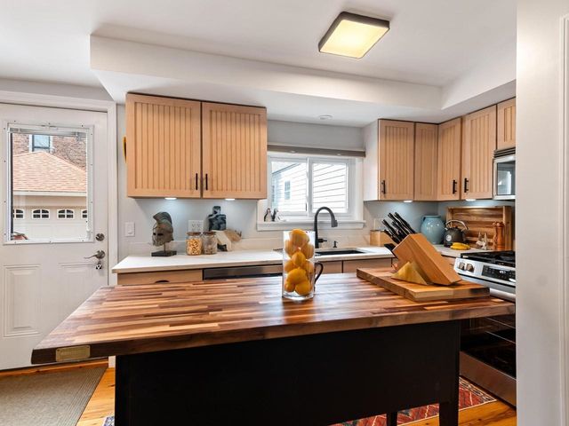 109 Elmwood Avenue, Burlington, VT 05401
