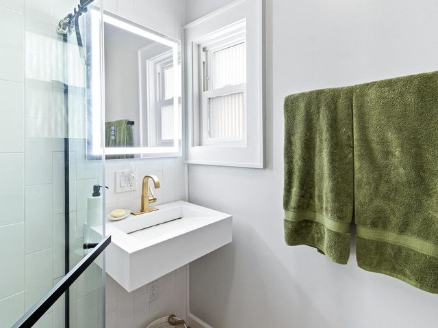 109 Elmwood Avenue, Burlington, VT 05401