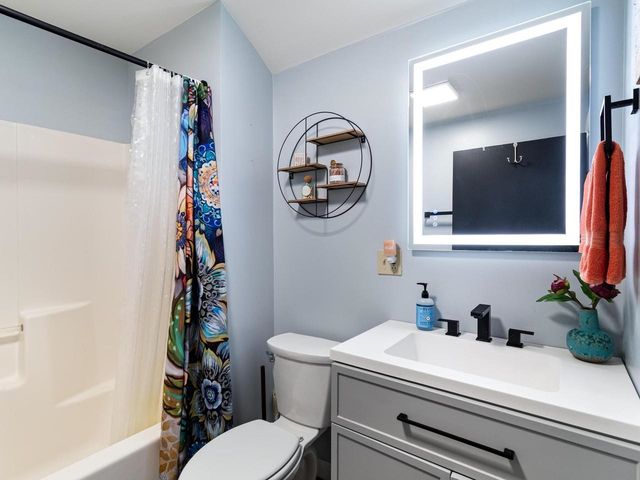 109 Elmwood Avenue, Burlington, VT 05401