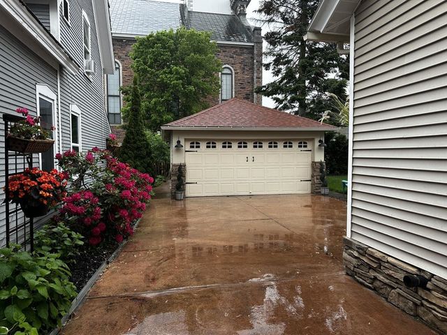 109 Elmwood Avenue, Burlington, VT 05401