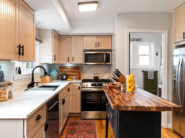 109 Elmwood Avenue, Burlington, VT 05401
