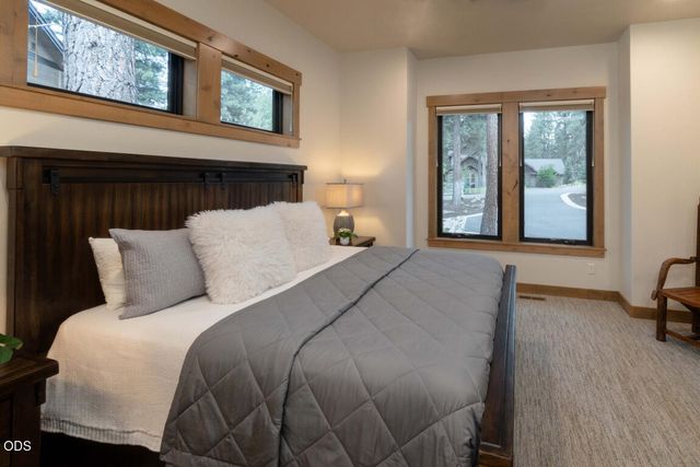 56370 Fireglass Loop 179, Bend, OR 97707