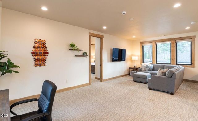 56370 Fireglass Loop 179, Bend, OR 97707