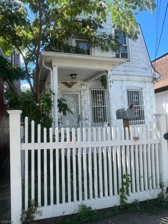 149 Lake Ave, Clifton City, NJ 07011 — photo 2