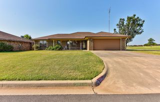 2000 Morgandee Lane, Weatherford, OK 73096