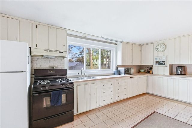 320 Church Avenue, Warwick, RI 02889